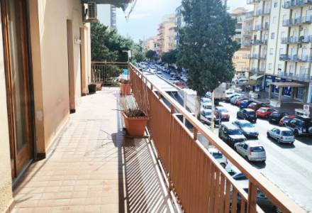 Second floor apartment in the center of Bagheria