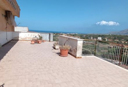Panoramic penthouse of 145 sqm with double terraces, Bagheria
