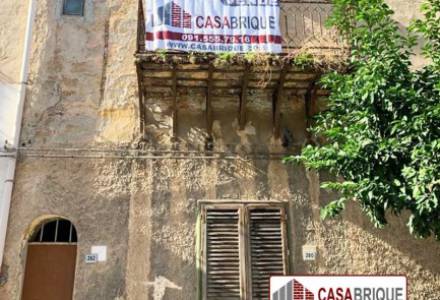 Detached house to be restored on three levels in Bagheria