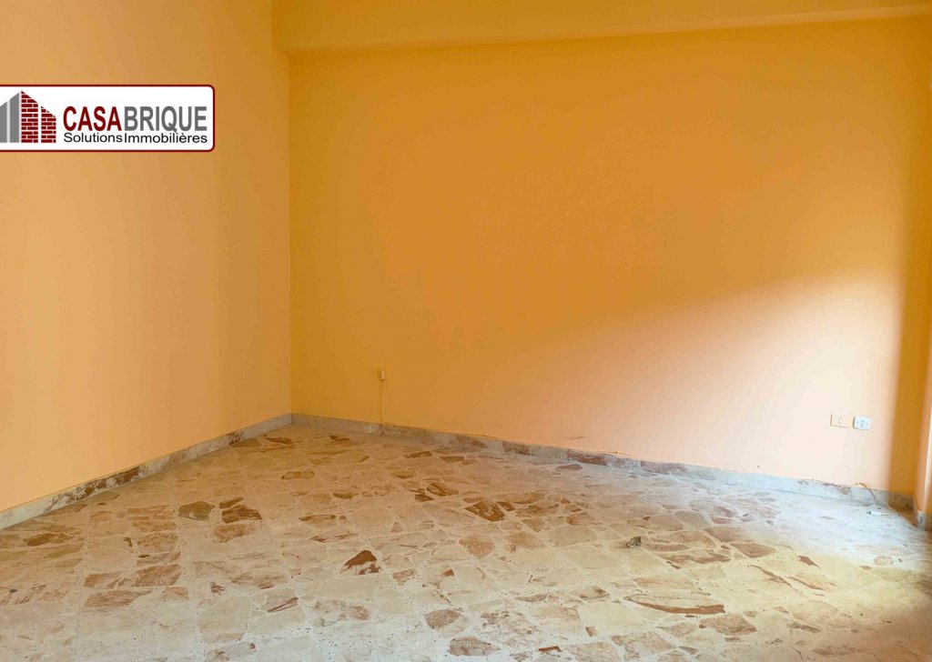 Sale Apartments Bagheria - Large apartment on the first floor to renovate in Aspra Locality 