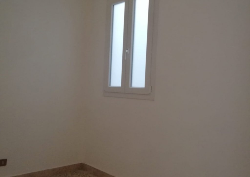 Vendita Appartamenti Bagheria - Ampio appartamento 2° piano luminoso nel centro di Bagheria Località Via Città di Palermo
