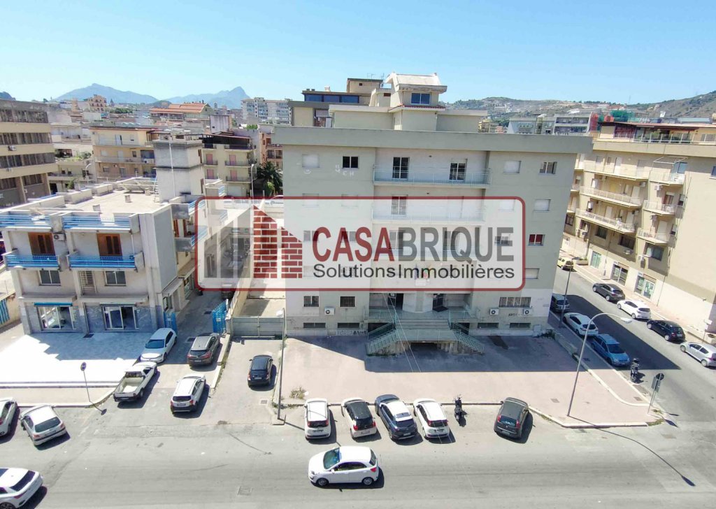 Vendita Appartamenti Bagheria - Appartamento ristrutturato con posto auto a Bagheria Località Centro