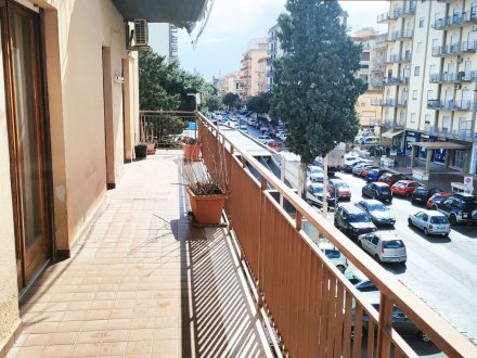 Second floor apartment in the center of Bagheria