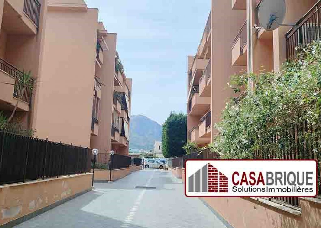 Vendita Appartamenti Ficarazzi - Appartamento piano rialzato con posti auto a Ficarazzi Località Ficarazzi