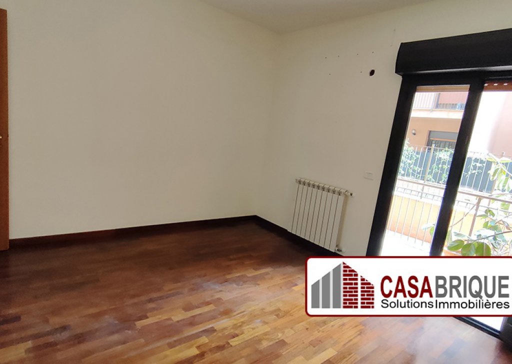 Vendita Appartamenti Ficarazzi - Appartamento piano rialzato con posti auto a Ficarazzi Località Ficarazzi