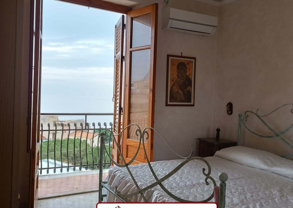 Vendita Appartamenti Santa Flavia - Palazzina con vista panoramica in vendita a Sant'Elia Località Sant'Elia