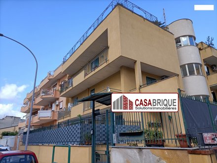 First floor apartment of 130sqm with garage in Santa Flavia