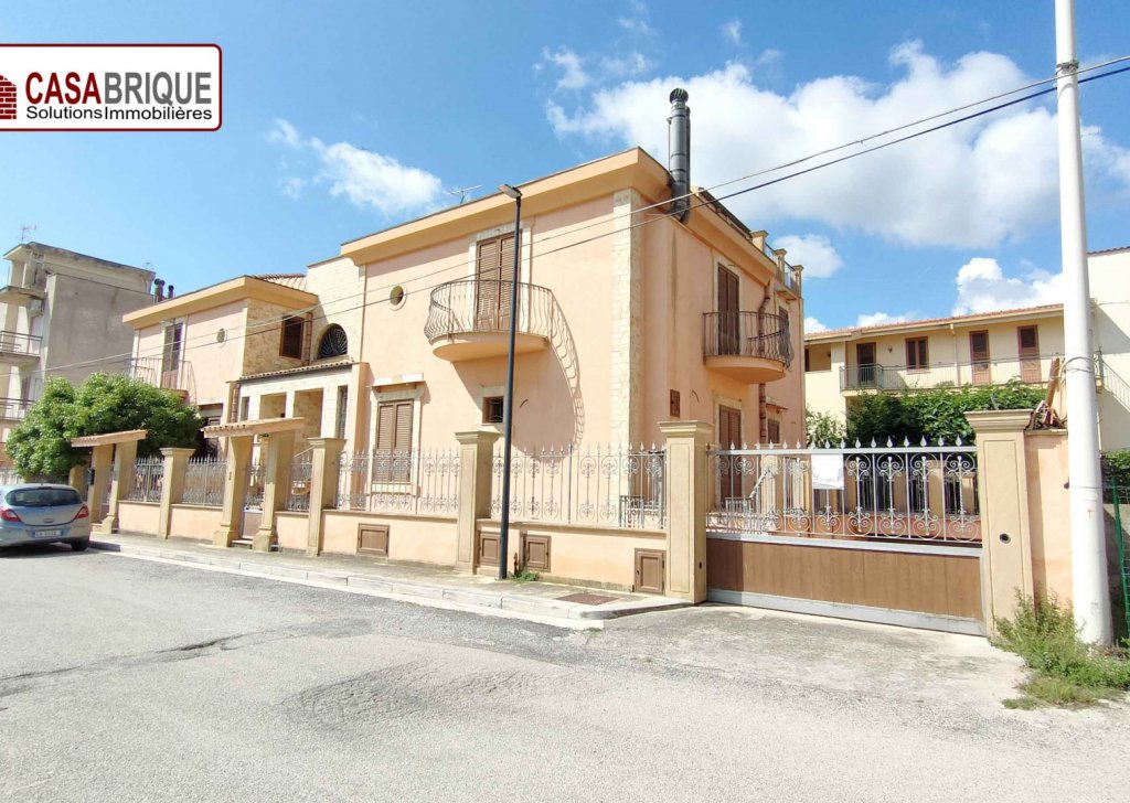 Vendita Bifamiliare Casteldaccia - Villa bifamiliare in zona residenziale a Casteldaccia Località Centro