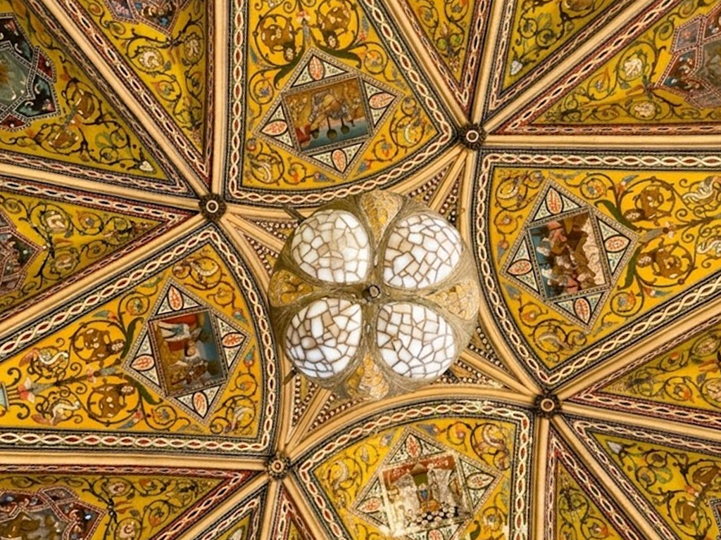 Interni della Palazzina Quattro Pizzi � volta decorata da Gregorietti